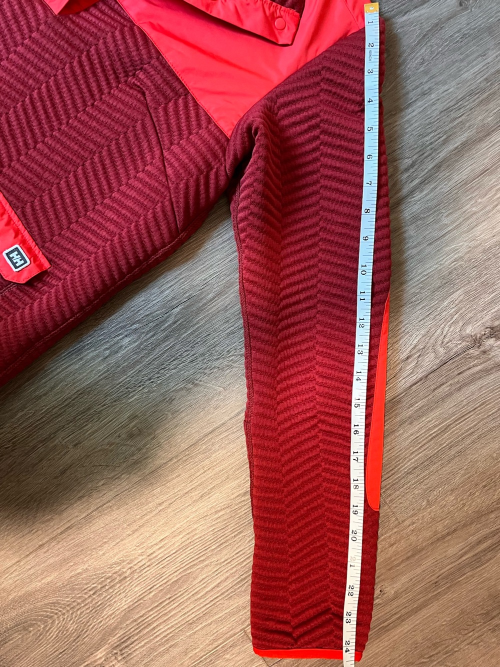 Helly Hansen Red Quilted Chevron Snap Pullover - Picture 9 of 10